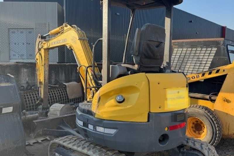OmecoHub - Immagine NEW HOLLAND E30.2R